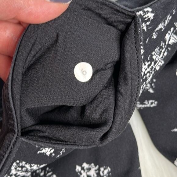 Lululemon Black and White Inspire Tight II - Picture 6 of 6